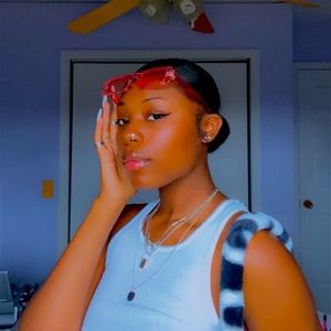 Meet your Posher, Ania